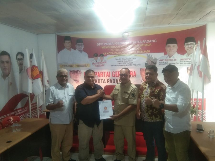 Desrio Kembalikan Berkas Pencalonan Wako Padang di DPC Gerindra