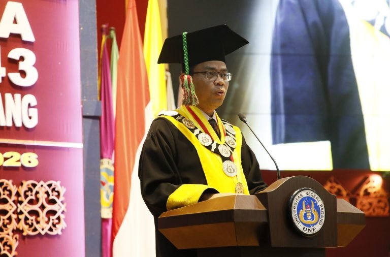 Digelar Dua Hari, UNP Wisuda 1.896 Lulusan pada Periode ke-143