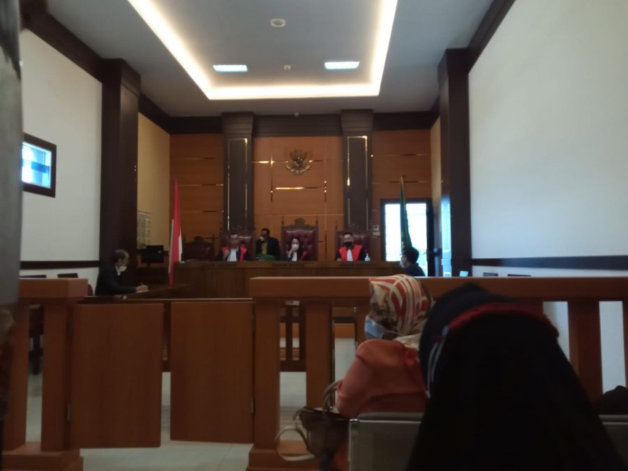 Diduga Caplok Tanah Warga, Rektor UNP Digugat