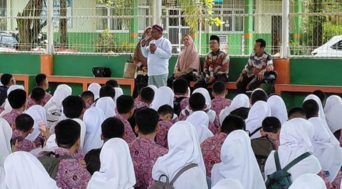Dihadapan Ratusan Siswa MAN 2 Padang, Delegasi IMLF- Berikan Motivasi