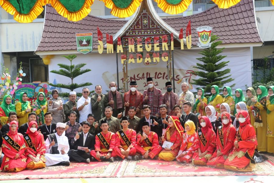 Diikuti 1822 Peserta, Gubernur Mahyeldi Buka Tensailicious 2022 SMAN 10 Padang