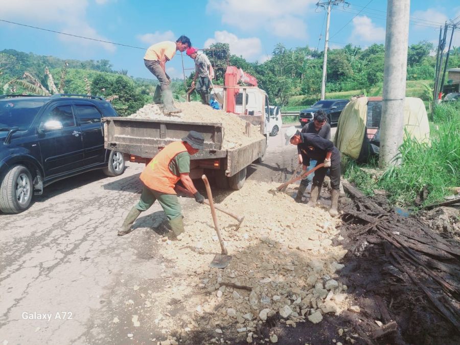 Dinas BMCKTR Sumbar, Mulai Perbaiki Jalan Padang Luar - Simpang Malalak