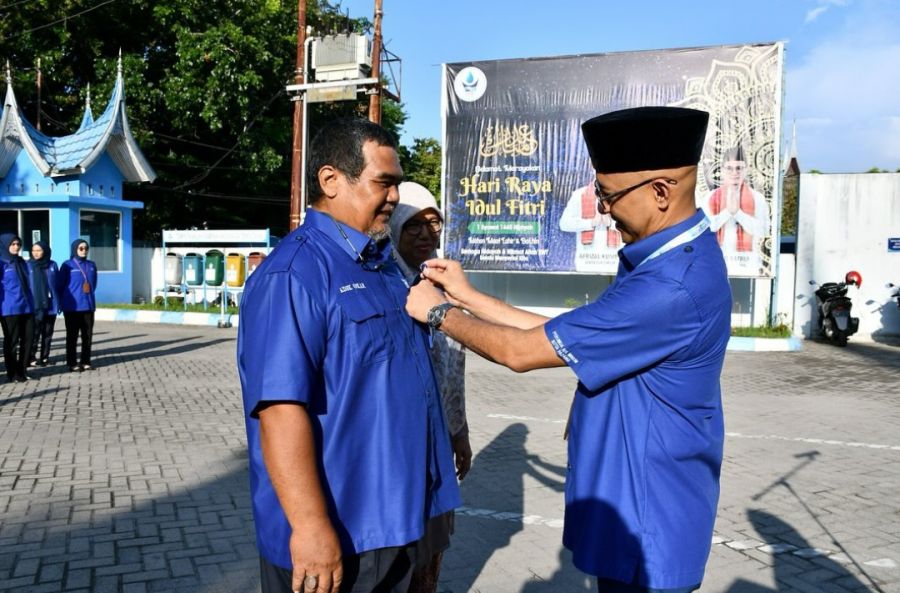 Dirut Hendra Pebrizal Lepas Purna Bhakti Perumda Air Minum Kota Padang