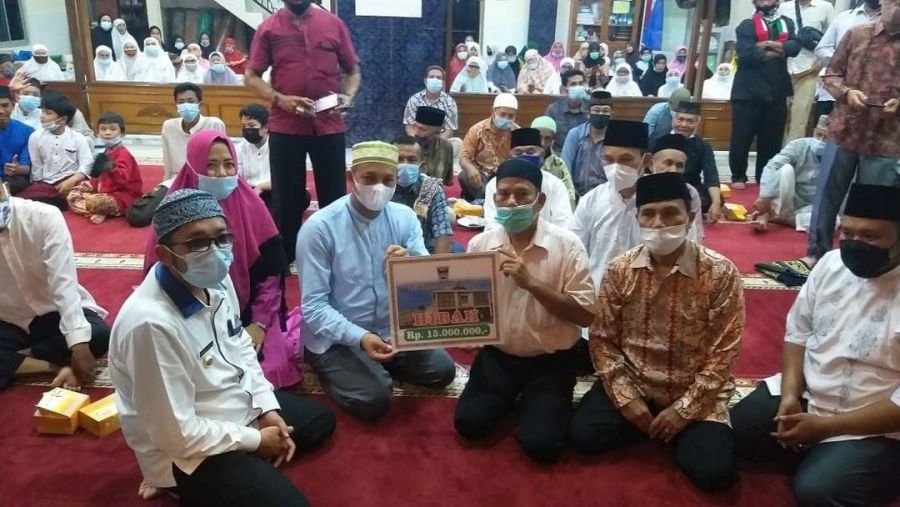 Dirut Perumda AM Ikuti Safari Ramadhan Wako Hendri Septa ke Mesjid Baitul Amal Kubu Marapalam