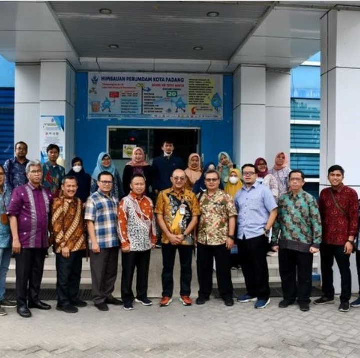 Dirut Sambut Kunjungan Kerja Pejabat Pemkot Depok di Perumda Air Minum Kota Padang