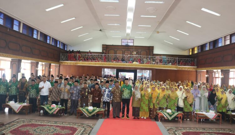 Disaksikan Bupati Benny Dwifa, Ketua Muhammadiyah Kabupaten Sijunjung Periode 2022-2027 Dikukuhkan