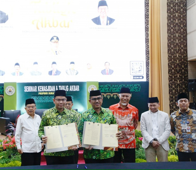 Disaksikan Jusuf Kalla, UNP Tanda Tangan MoU dengan UPT Asrama Haji Embarkasi Padang