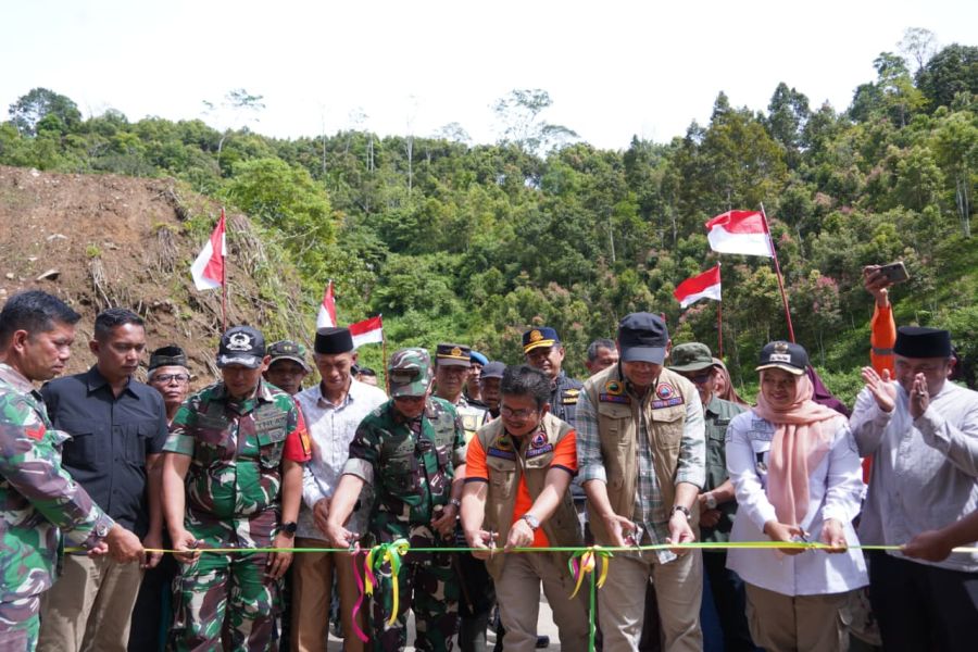 Dorong Pertumbuhan Ekonomi, Danrem 032/Wirabraja Resmikan Jembatan Armco di Malalak