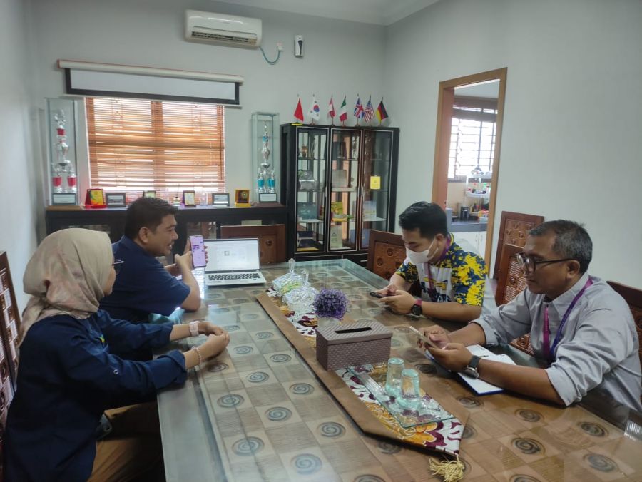 Dorong Transformasi Pendidikan Digital, PLN Icon Plus Lakukan Kunjungan ke SMA Darma Yudha Pekanbaru