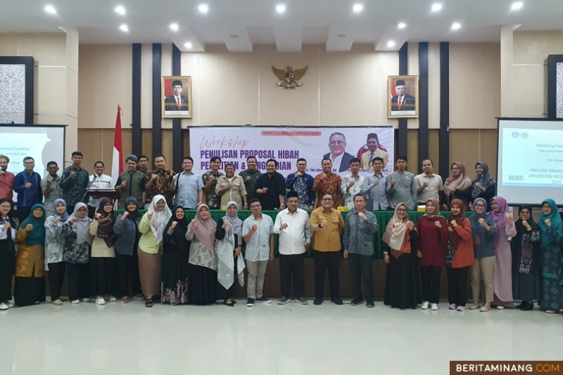 Dosen FBS UNP Ikuti Lokakarya Penyusunan Proposal Penelitian dan Pengabdian