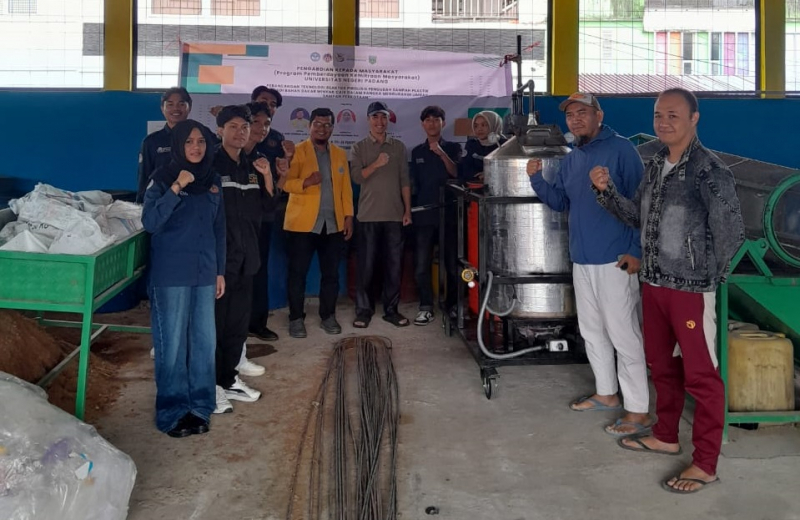 Dosen UNP Kembangkan Alat Konversi Sampah Plastik Menjadi Bahan Bakar Minyak