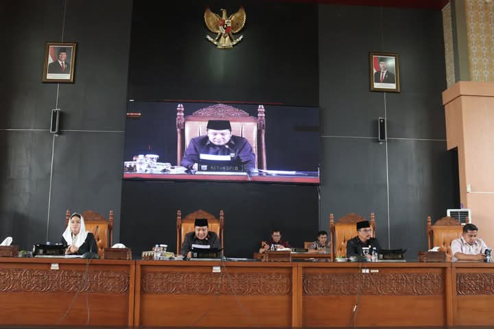 DPRD Dharmasraya Gelar Paripurna Penyampaian Pendapat Akhir Bupati Atas Perubahan Perda No 1 2024