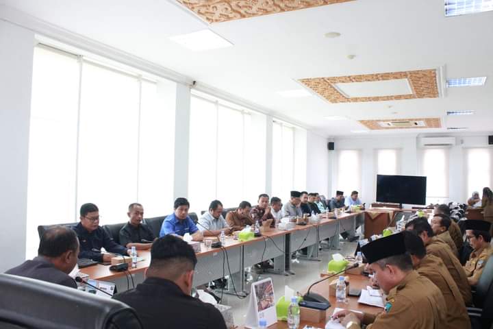DPRD Kabupaten Dharmasraya Gelar Rapat Gabungan Komisi bersama Pemerintah Kabupaten Dharmasraya