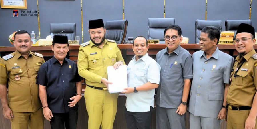 DPRD Kota Padang Terima Penyampaian Nota Pengantar KUA-PPAS APBD Tahun Anggaran 2026 dari Wali Kota