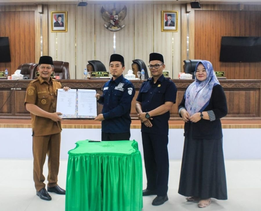 DPRD Pasaman Gelar Paripurna Jawaban Bupati atas Pandangan  Fraksi Serta Penandatanganan MOU