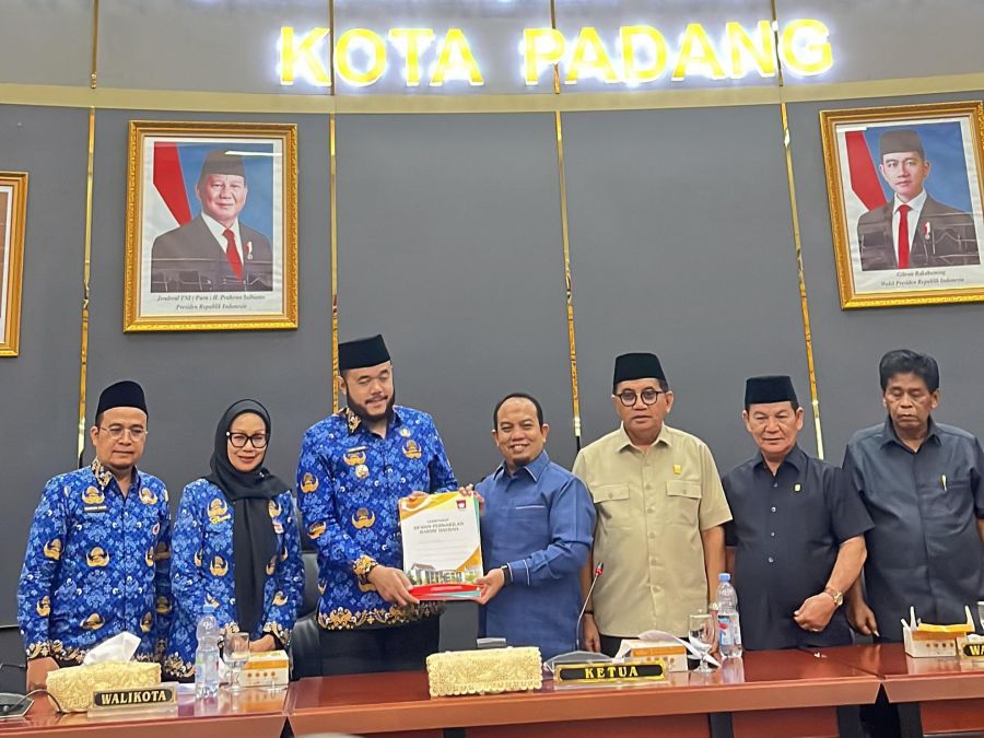 DPRD Kota Padang Sahkan Dua Perda Strategis: Perkuat Reformasi Birokrasi & Tata Kelola Aset Daerah