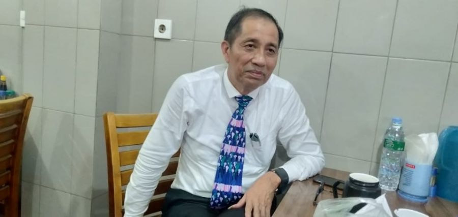 Dr. Amiziduhu Mendrofa, Mantan Gelandangan yang Menjadi Pengacara Kondang