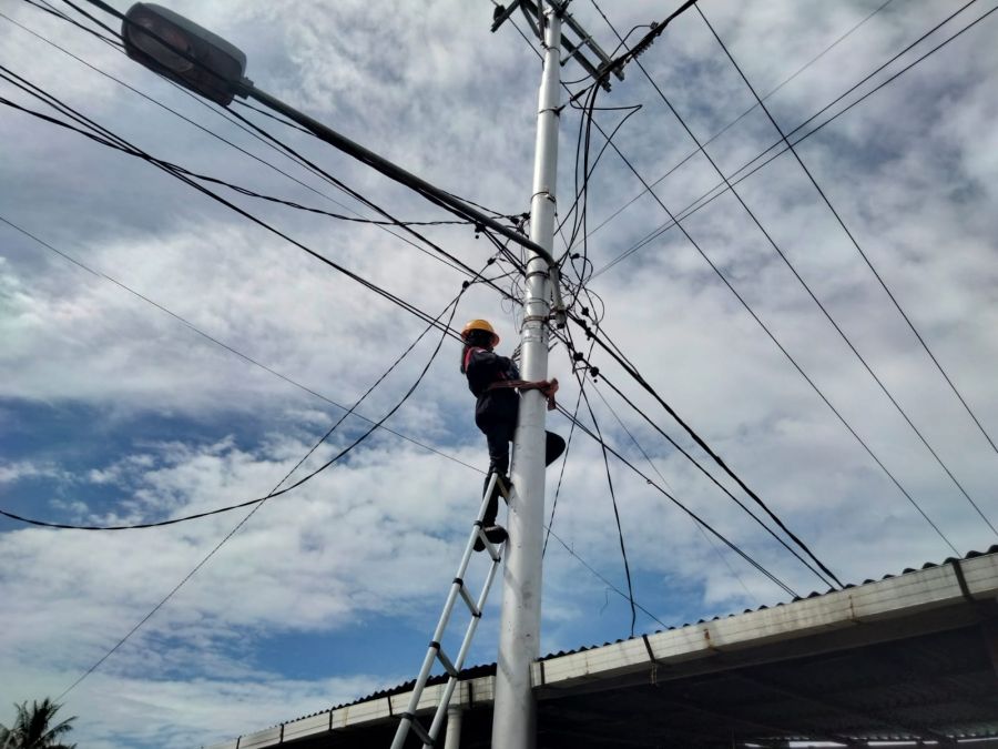 Dukung Konektivitas Digital, PLN Icon Plus Lakukan Pemeliharaan Jaringan Fiber Optic di Kota Padang