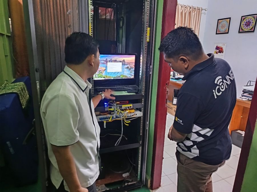 Dukung Pembelajaran Digital, PLN Icon Plus Sumbagteng Tinjau Kualitas Internet di SMAN 3 Pekanbaru
