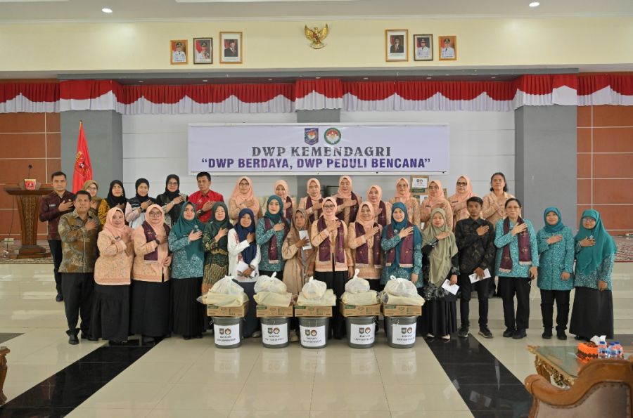 DWP Kemendagri Salurkan 66 Paket Bantuan untuk ASN Korban Bencana di Kabupaten Agam