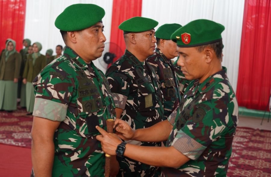 Estafet Kepemimpinan: Tiga Pejabat Utama Kasrem 032/Wirabraja Resmi Berganti
