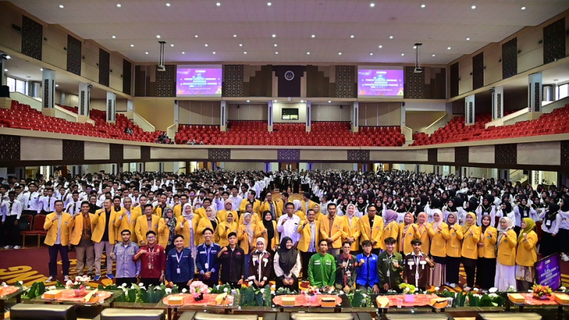 FEB UNP Sambut 1.200 Mahasiswa Baru, Tekankan Pembinaan Karakter dan Kepemimpinan