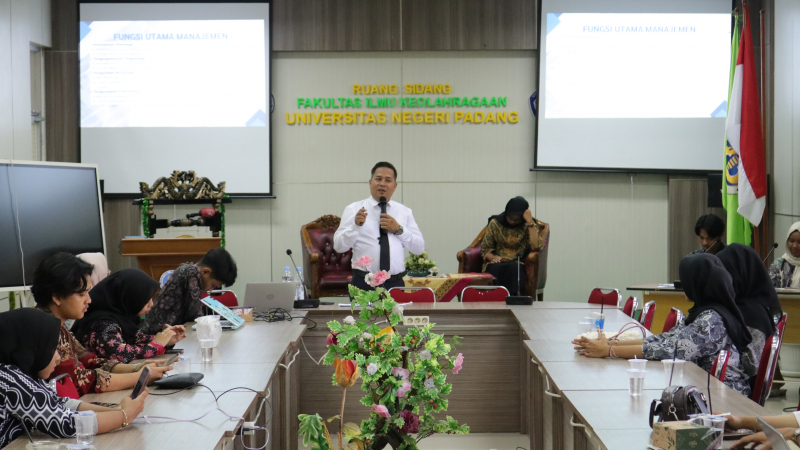 FIK UNP Selenggarakan LKMM TD Mengembangkan Kepemimpinan Visioner Membentuk Generasi Perubahan