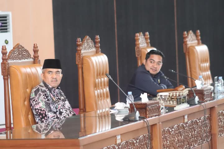 Fraksi DPRD Sampaikan Jawaban/Tanggapan Atas Pandangan Bupati Terkait 2 Ranperda Inisiatif DPRD