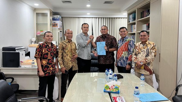 Gelar Pertemuan Dengan Anggota DPR RI Andre Rosiade, Bupati Benny Dwifa Bahas Blankspot di Sijunjung