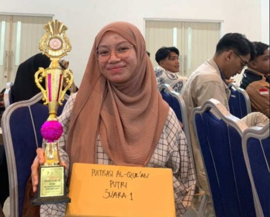 Gemar Berpuisi, Hantarkan Husnul Fauzani Juara I Puisitas Al-Qur’an PKM-U