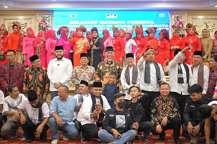 Gubernur Mahyeld Bertemu Keluarga Solok Saiyo Sakato, Beri Pesan Penting Bagi Perantau Minang