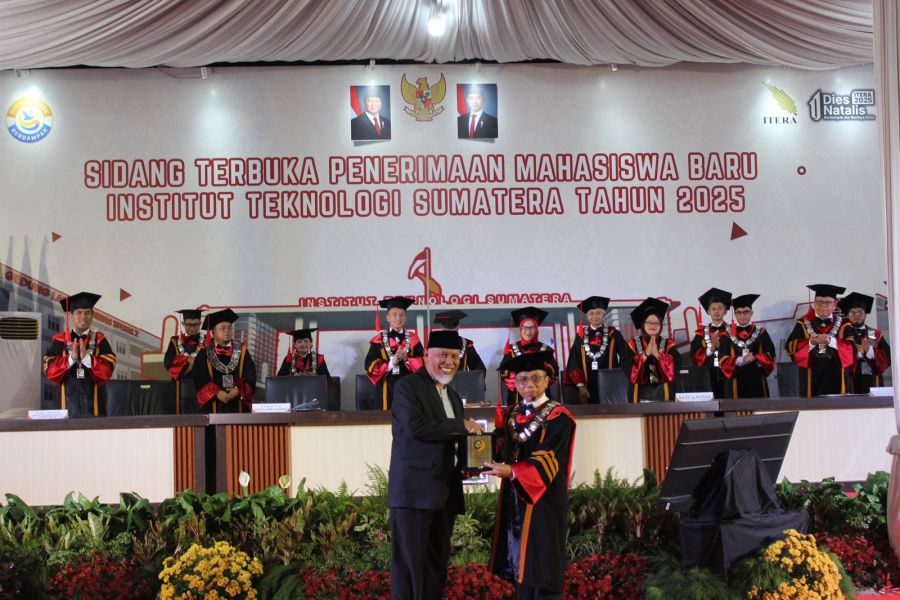 Gubernur Mahyeldi Ajak Mahasiswa Sumbar di ITERA Belajar Serius untuk Membangun Daerah