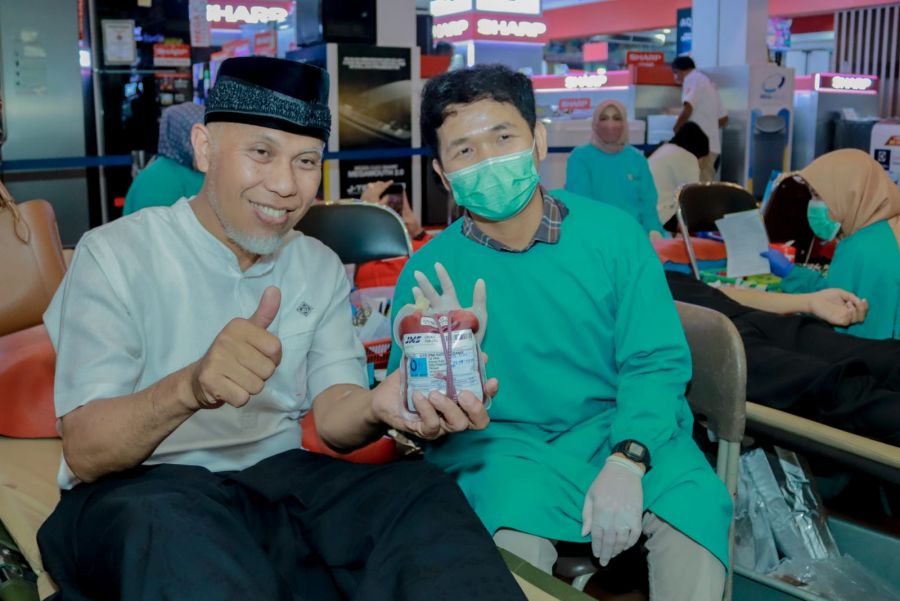 Gubernur Mahyeldi Ajak Masyarakat untuk Tetap Donor Darah Saat Ramadhan