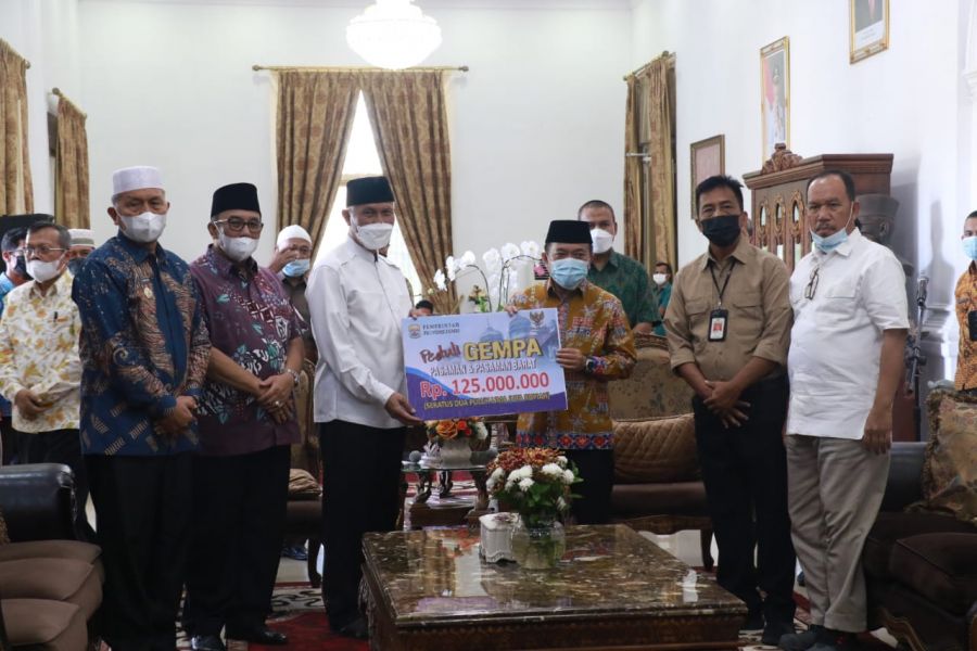Gubernur Mahyeldi Apresiasi Bantuan Peduli Gempa Rp125 juta dari Pemprov Jambi