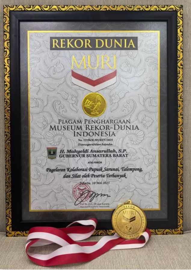 Gubernur Mahyeldi Berhasil Raih Penghargaan MURI 
