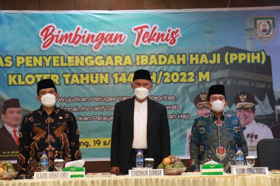 Gubernur Mahyeldi Buka Bimbingan Teknis Calon Petugas Penyelenggara Ibadah Haji