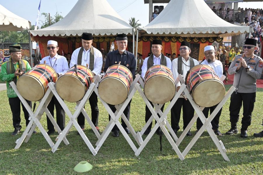 Gubernur Mahyeldi Buka Gelaran MTQ di Sijunjung dan Berharap akan Terlahir Banyak 