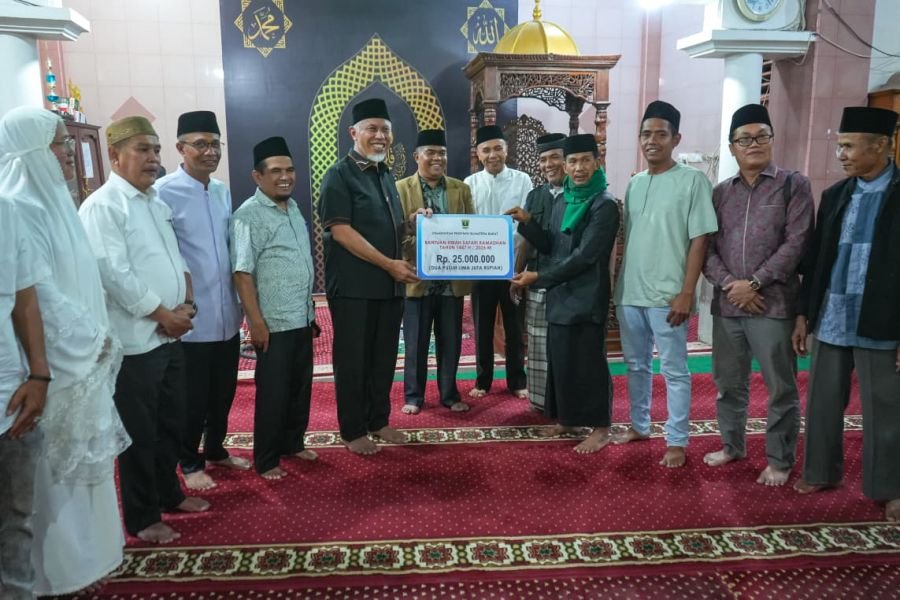 Gubernur Mahyeldi Buka Puasa Bersama Warga Terdampak Bencana di Paninggahan