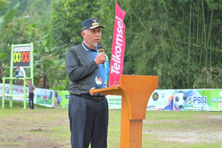 Gubernur Mahyeldi Buka Turnamen Sepakbola Antarpelajar se-Sumbar