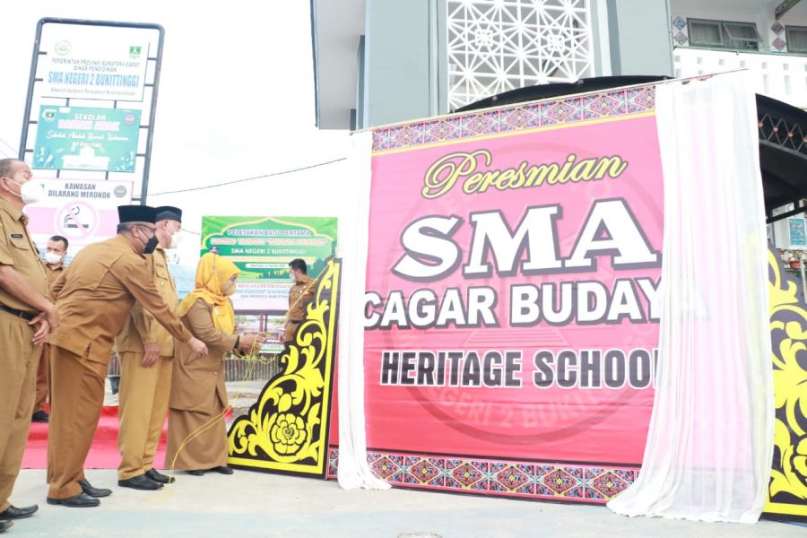 Gubernur Mahyeldi Canangkan SMAN 2 Bukittinggi Sebagai Heritage School