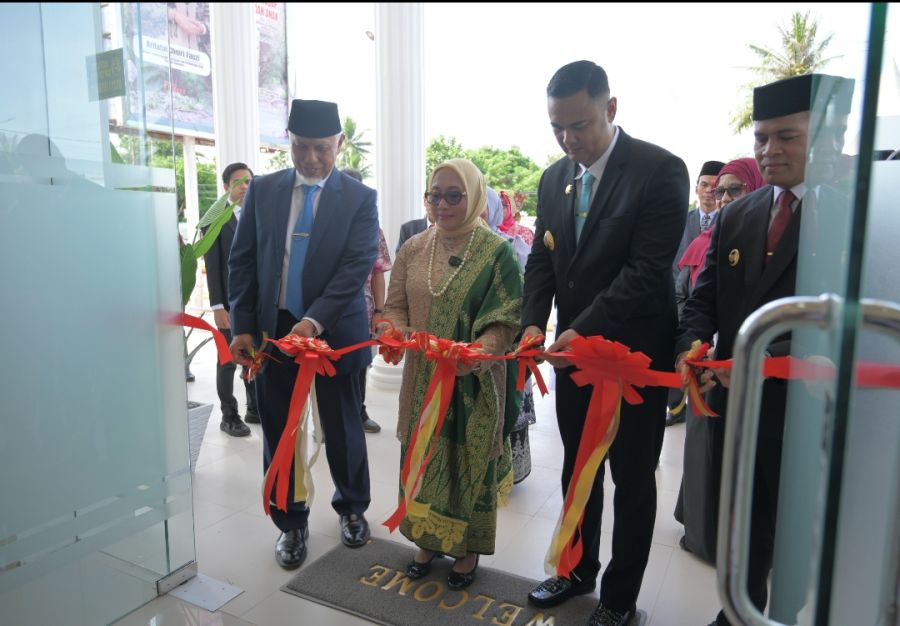 Gubernur Mahyeldi Dampingi Menteri PPPA Resmikan UPTD PPPA dan RPS Sijunjung