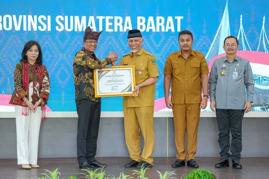 Gubernur Mahyeldi dan Menteri Hukum Resmikan 1.265 Posbankum di Sumbar