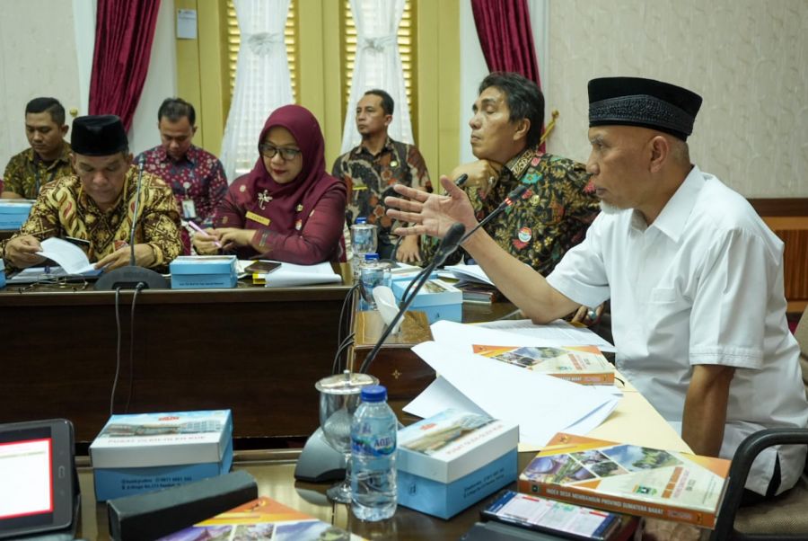 Gubernur Mahyeldi Dorong 6% Dana KUR Dialokasikan untuk Masyarakat Nagari Tertinggal