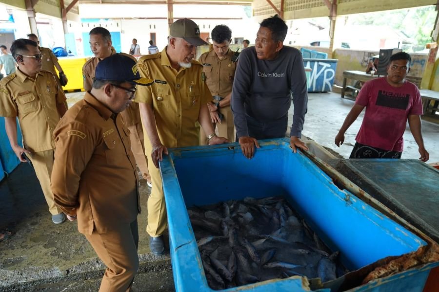 Gubernur Mahyeldi Dorong Solusi Dermaga Pengaman untuk Nelayan Tiku