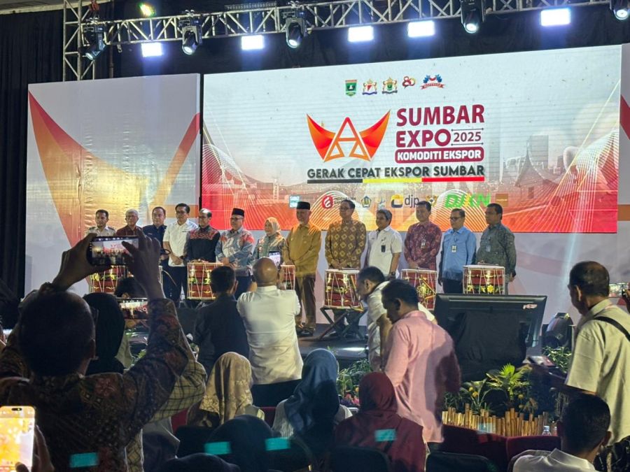Gubernur Mahyeldi Dorong UMKM dan IKM Sumbar Naik Kelas Melalui Sumbar Ekspo 2025
