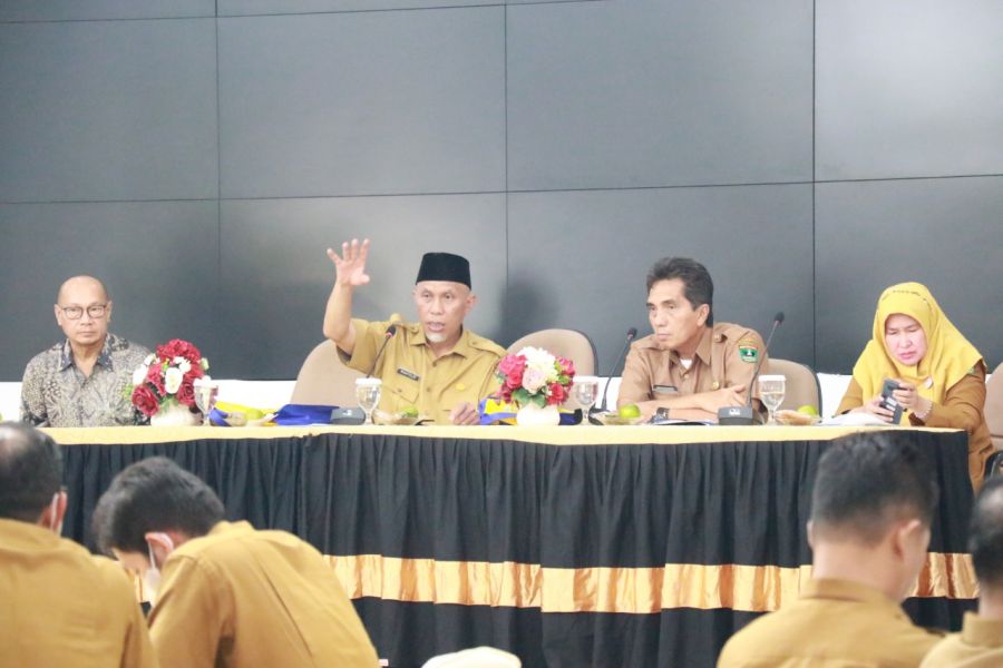 Gubernur Sumbar Dukung Pemanfaatan Geotekstil untuk Pengurangan Abrasi dan Limbah di Kawasan Pantai