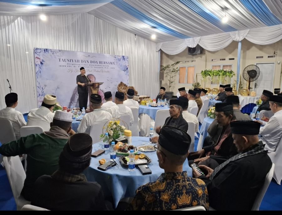 Gubernur Mahyeldi Hadiri Doa Bersama Tujuh Hari Wafatnya Ibunda Kapolda Sumbar