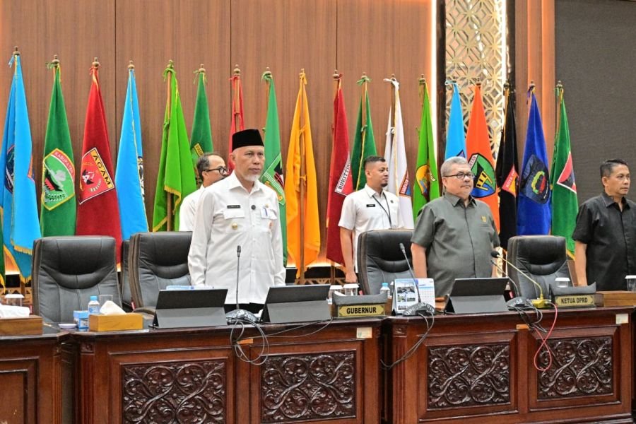 Gubernur Mahyeldi Hadiri Paripurna DPRD Sumbar