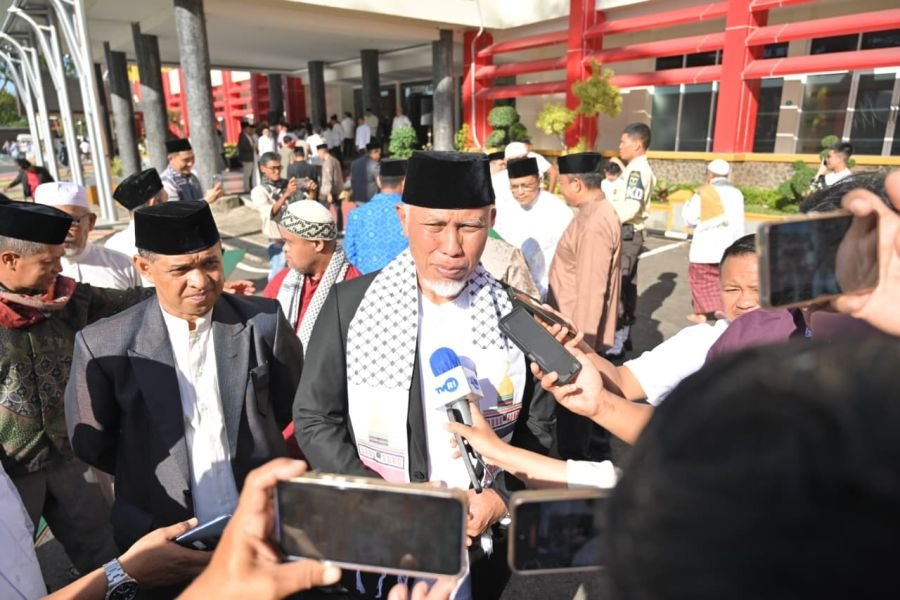 Gubernur Mahyeldi: Idul Adha Momentum Meneguhkan Keikhlasan dan Kepedulian Sosial