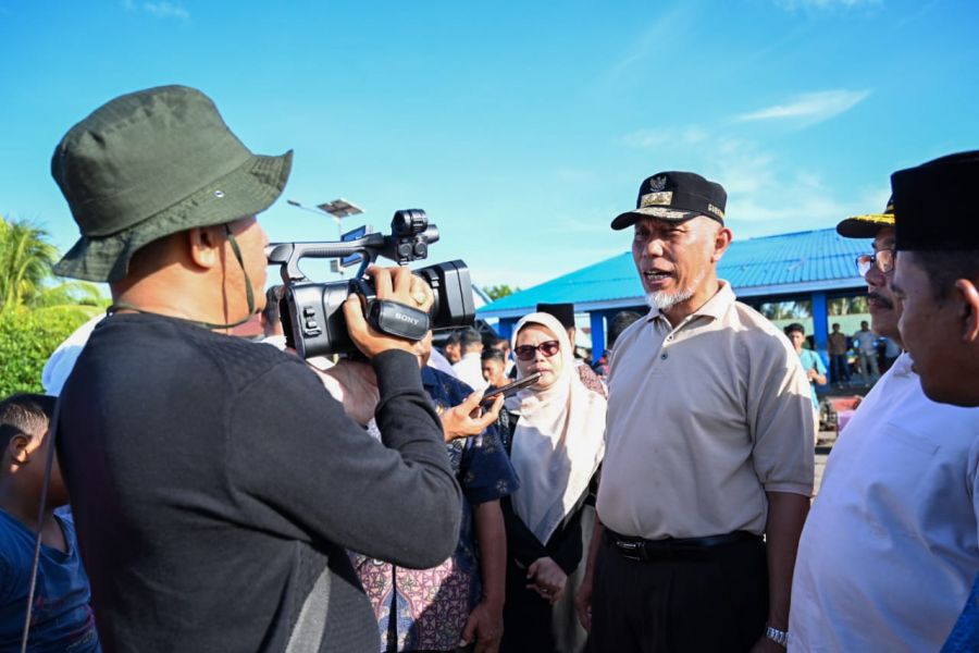 Gubernur Mahyeldi Imbau Nelayan Manfaatkan Gerai Terpadu untuk Pengurusan Perizinan Kapal